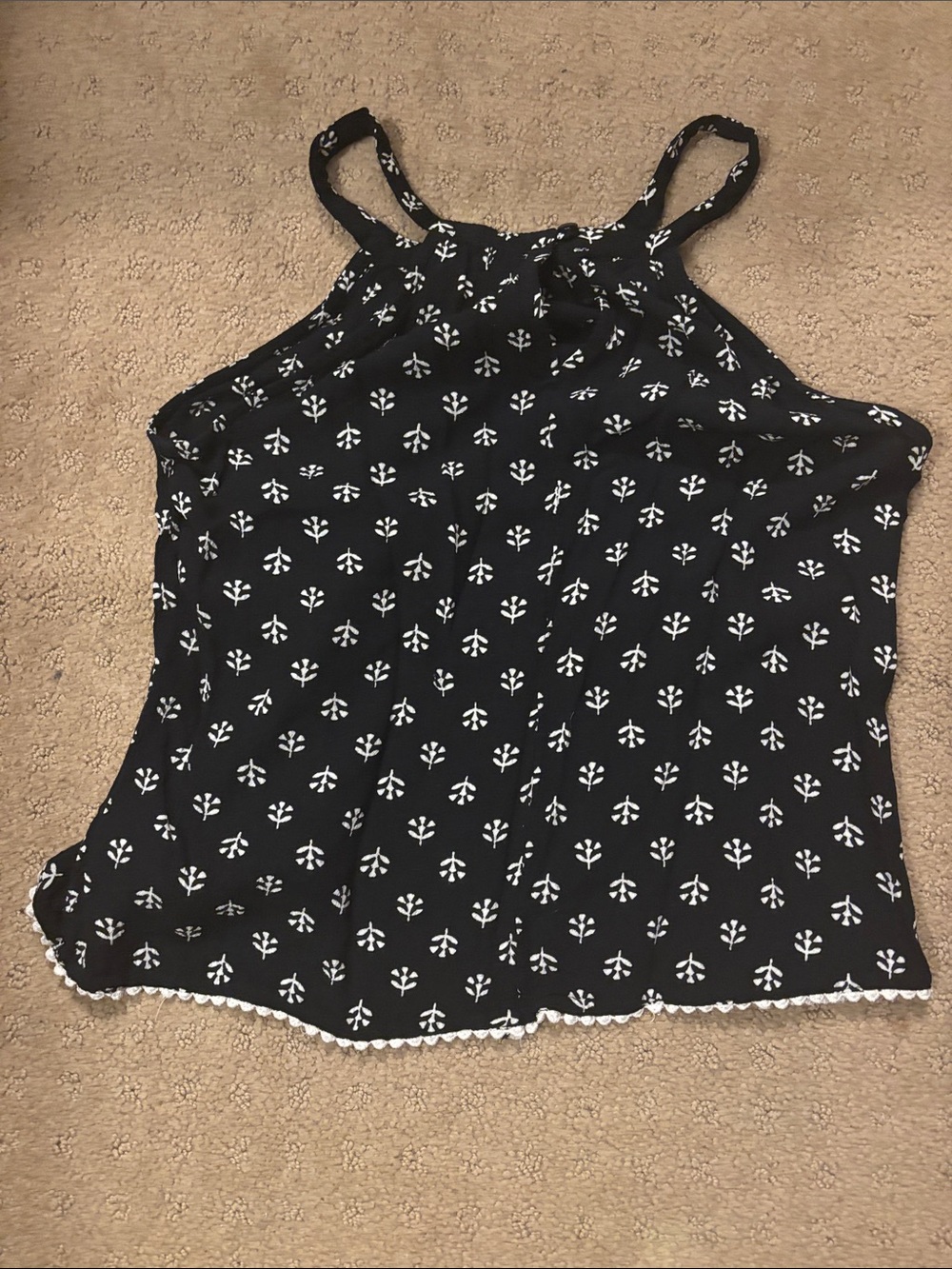 Old Navy Black & White Patterned Girls' Tank Tops - Picture 4 of 10